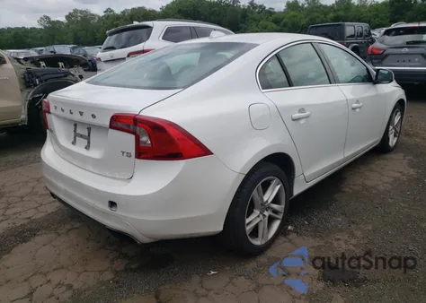 2014 Volvo S60 T5 из США, поврежденный, VIN YV1612FS6E2293792